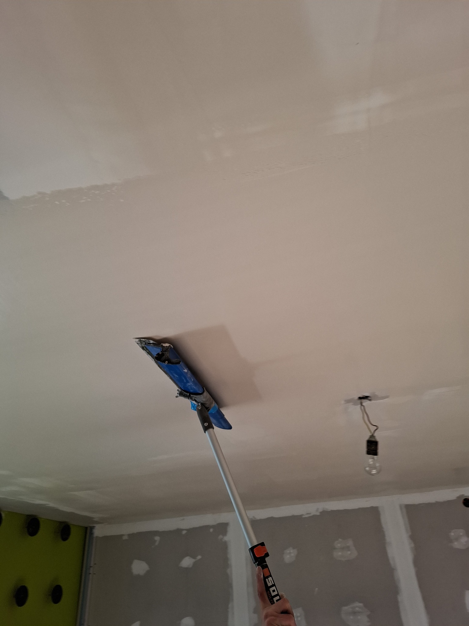 sufit podwieszany gipsowanie