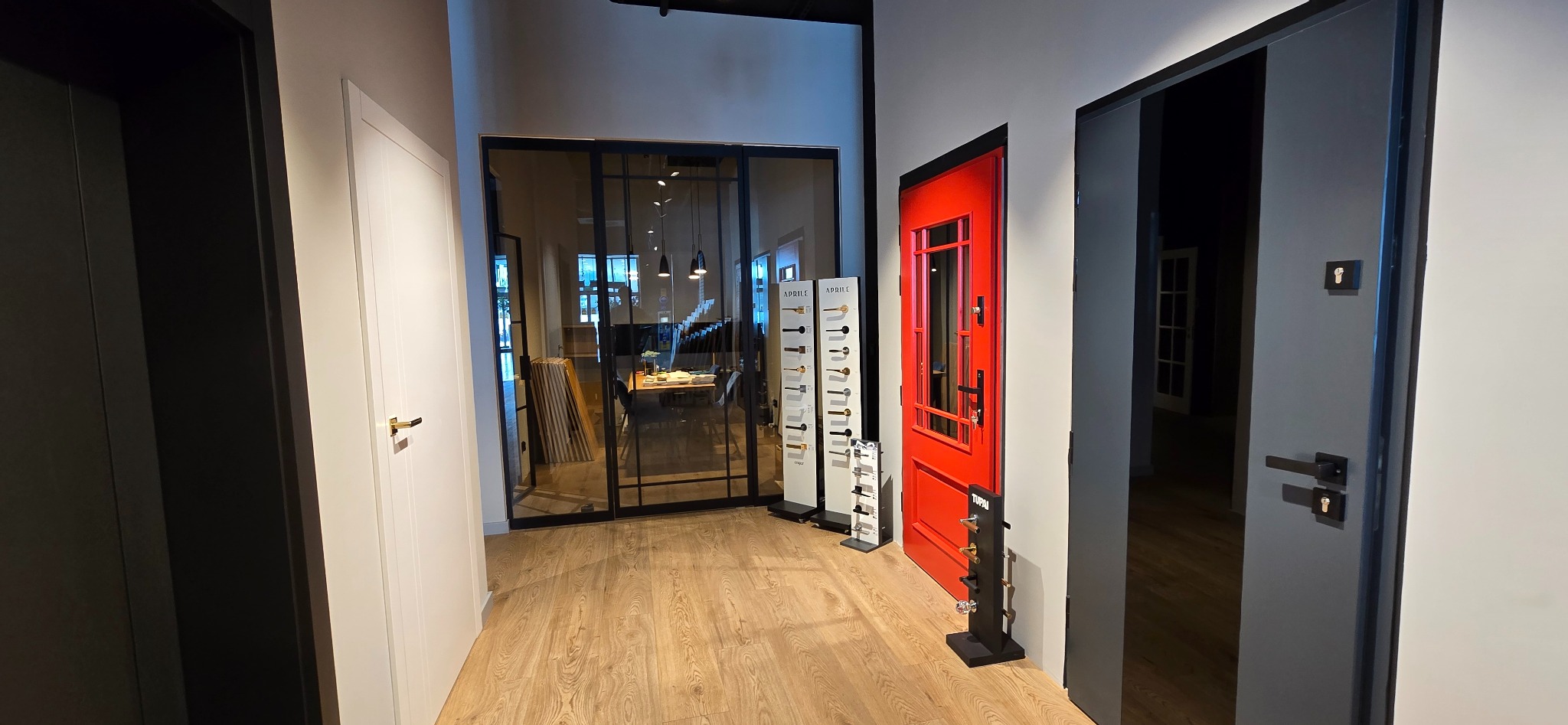 drzwi loft na pivocie, drzwi wejściowe oraz wewnętrzne KLEA