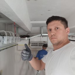 Mikołaj Kryszczuk - Montaż Oświetlenia Wrocław