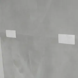 Dwa białe przyciski spłuczki wbudowane w szarą ścianę o teksturze betonu, widoczne z perspektywy lekko z dołu, z datą w prawym dolnym rogu.