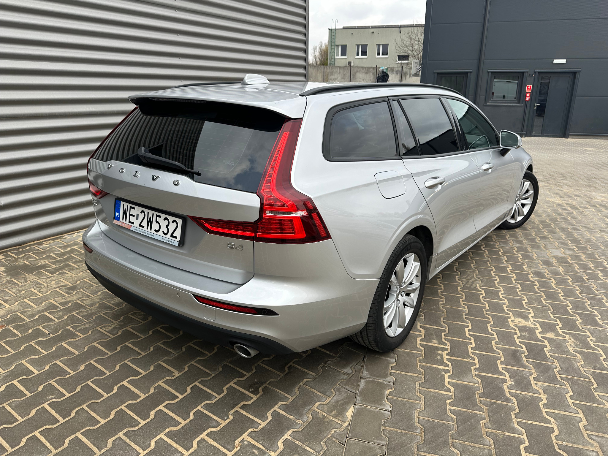 Przyciemnianie szyb folia 80%.