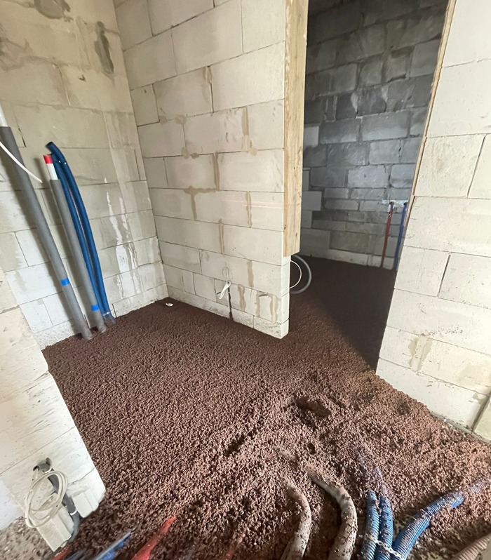 W trakcie aplikacji izolacji IZZI Therm