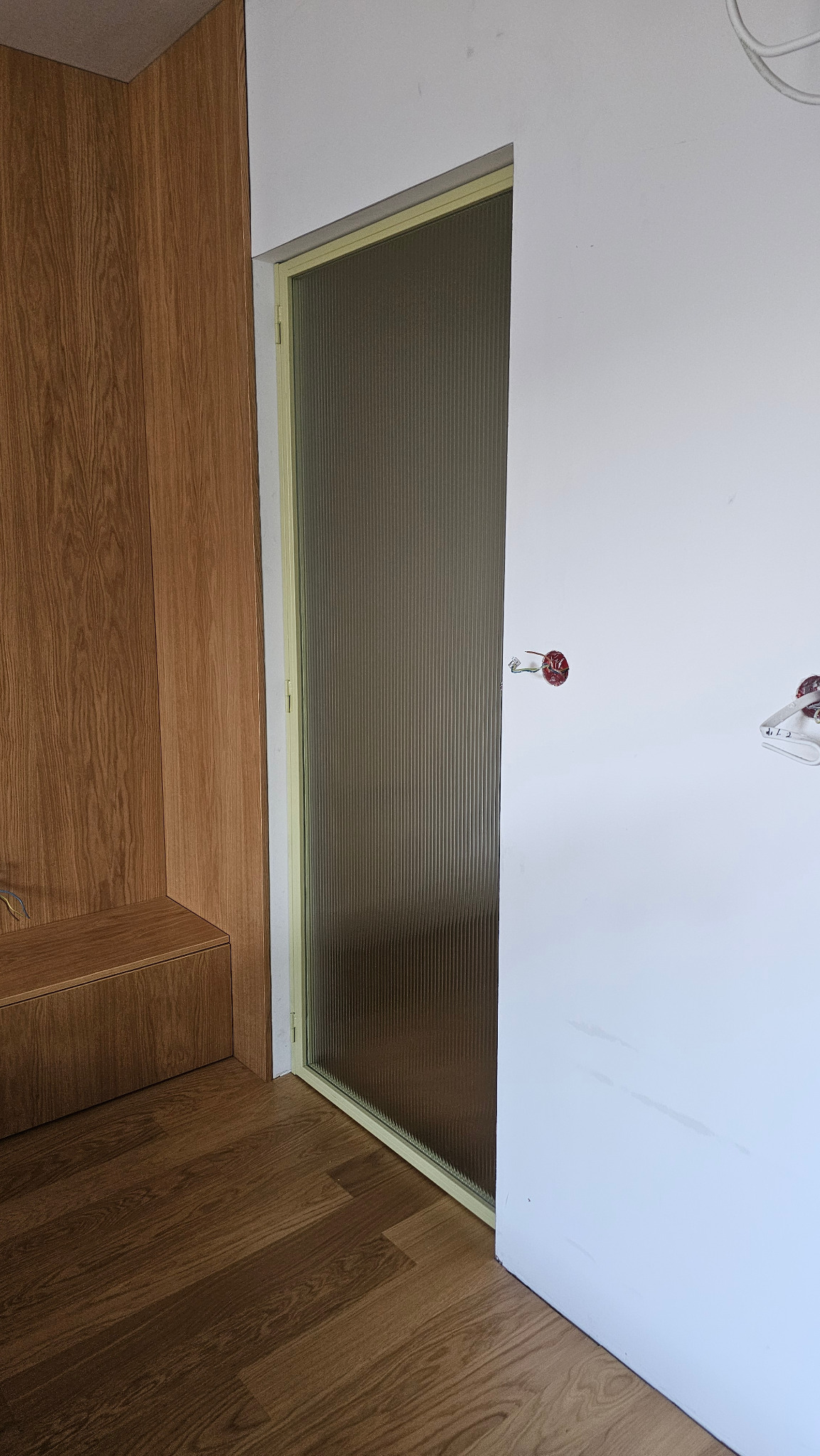 Drzwi do garderoby. Profile stalowe ze szkłem vision sun