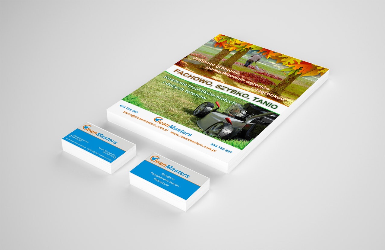 Stos ulotek i wizytówek firmy CleanMasters z ofertą usług: grabienie, koszenie trawników, porządkowanie ogrodów i nagrobków. Widok z góry, na jasnym tle.