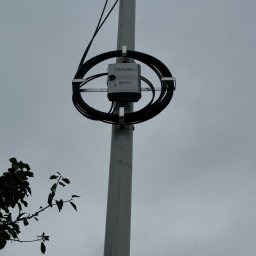 Montaż kabla światłowód I stelaża 