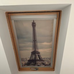 JACEK PIJAR BUDMASTER - Ciekawe wzory roletek też potrafią ubarwić mieszkanie