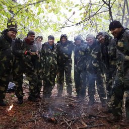Budowanie zespołu w tematyce militarnej