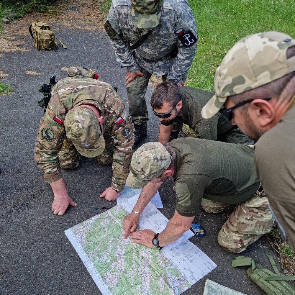 Taktyczna gra terenowa team building