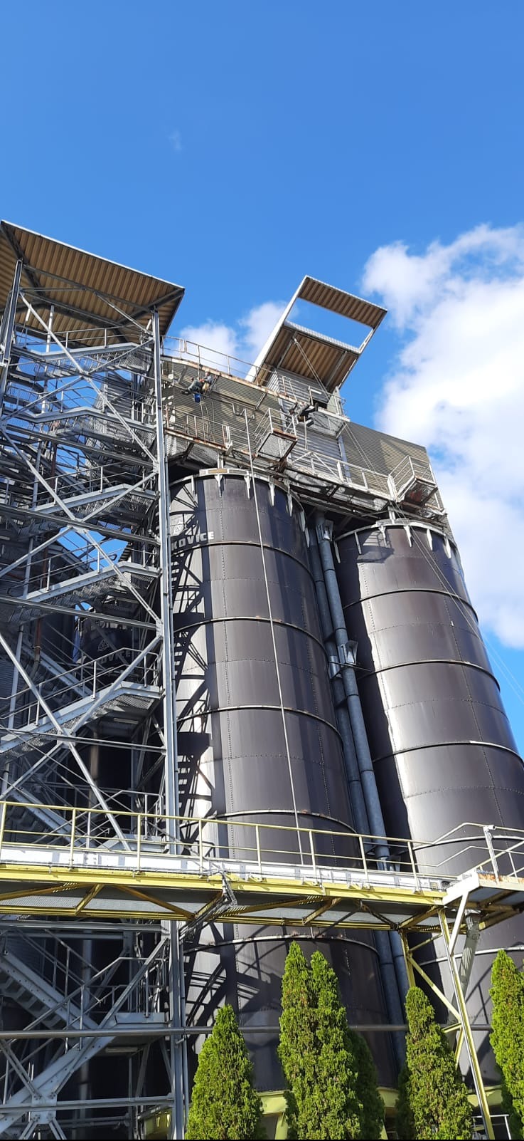 roboty alpinistyczne spawalnicze i malarskie