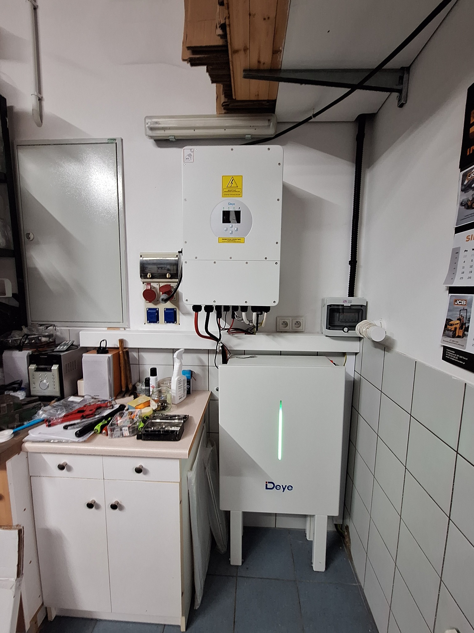 Podłączenie instalacji fotowoltaicznej i magazynu energii.