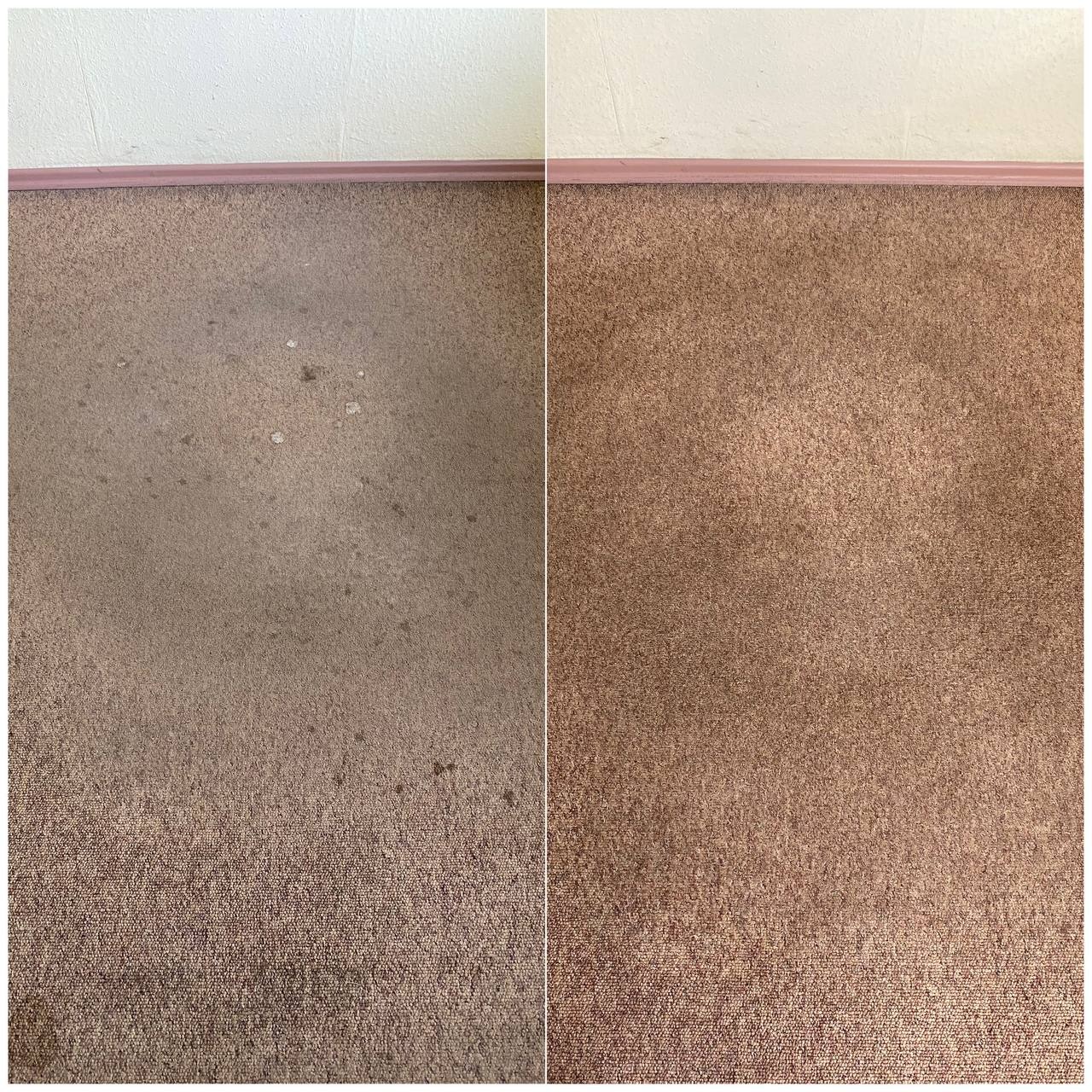 Dywan brązowy: po lewej stronie widoczne plamy i zabrudzenia, po prawej dywan czysty po zabiegu czyszczenia. Listwa przypodłogowa różowa.