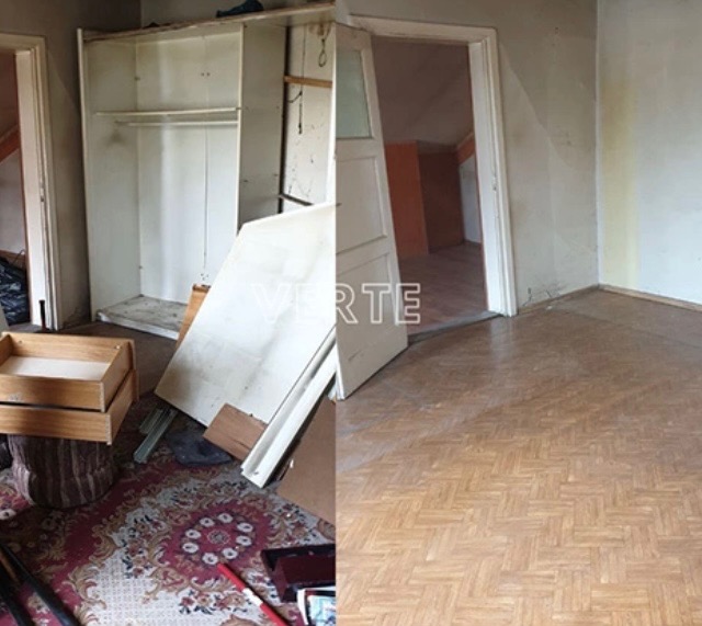 Opróżniony pokój z parkietem po remoncie, widoczne resztki mebli i gruzu. Zdjęcie typu 'przed i po' z wyraźnym podziałem na część posprzątaną i nie.