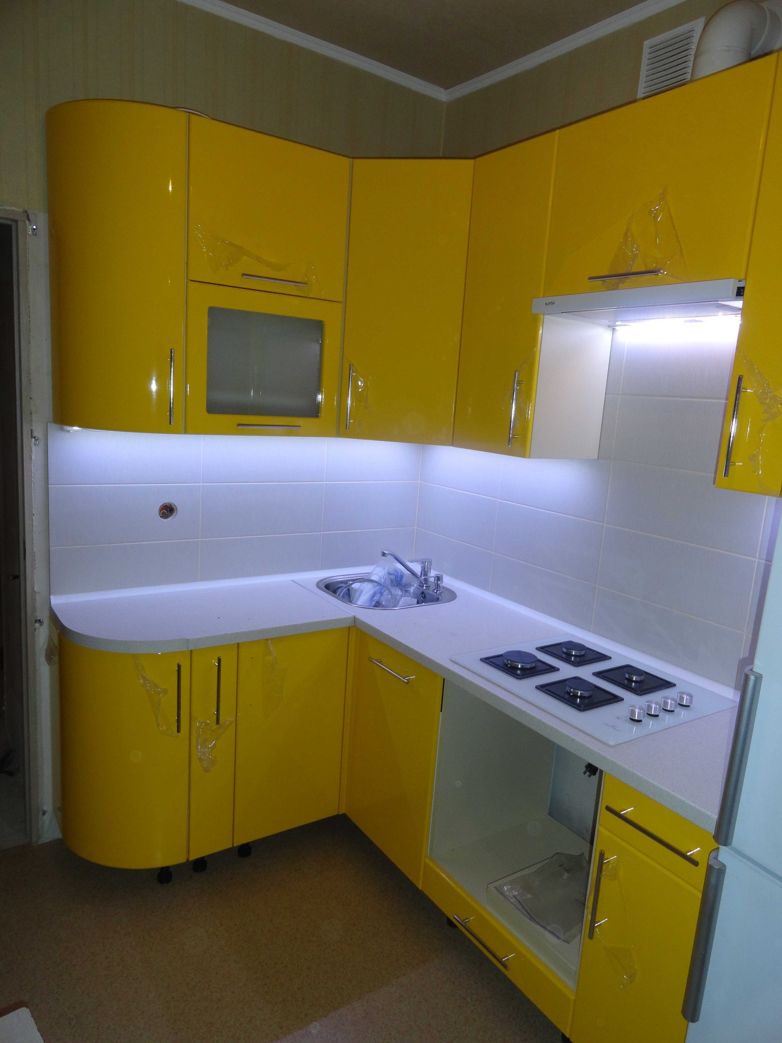 Kuchnia z montażem AGD i podświetleniem LED – Montaż wykonany przez nasz zespół