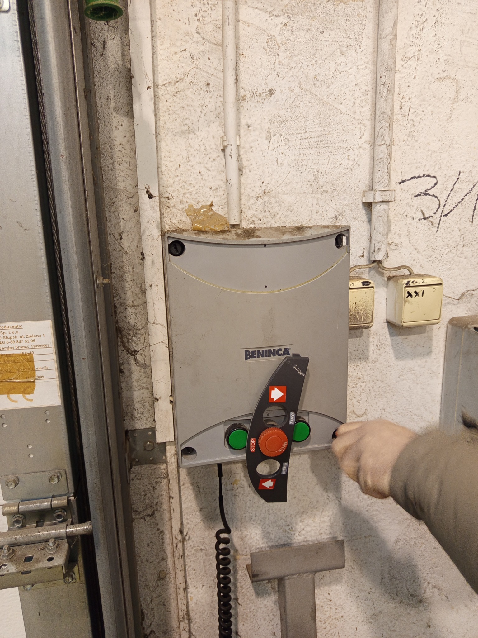 Problemy z otwieraniem bramy- Styczniki+motoreduktor+prowadnice...