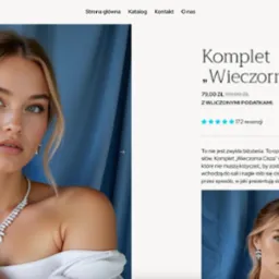 Sklep internetowy Bloomelle: Modelka prezentuje komplet biżuterii 'Wieczorna Cisza' - naszyjnik i kolczyki w kształcie listków na tle strony internetowej.