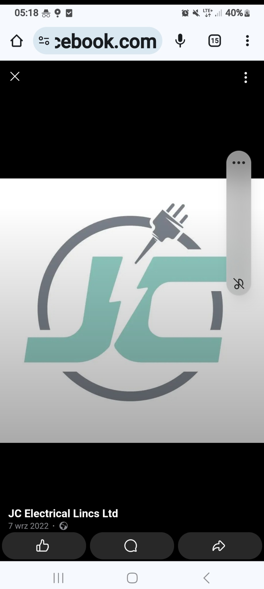 Ekran telefonu z logo firmy JC Electrical Lincs Ltd: stylizowane inicjały 'JC' z symbolem wtyczki elektrycznej w szaro-turkusowej kolorystyce na jasnym tle.