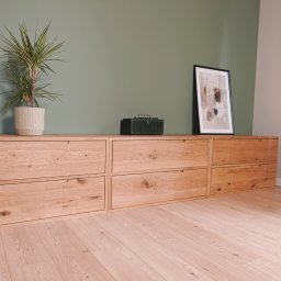 Komoda do sypialni z litego dębu.