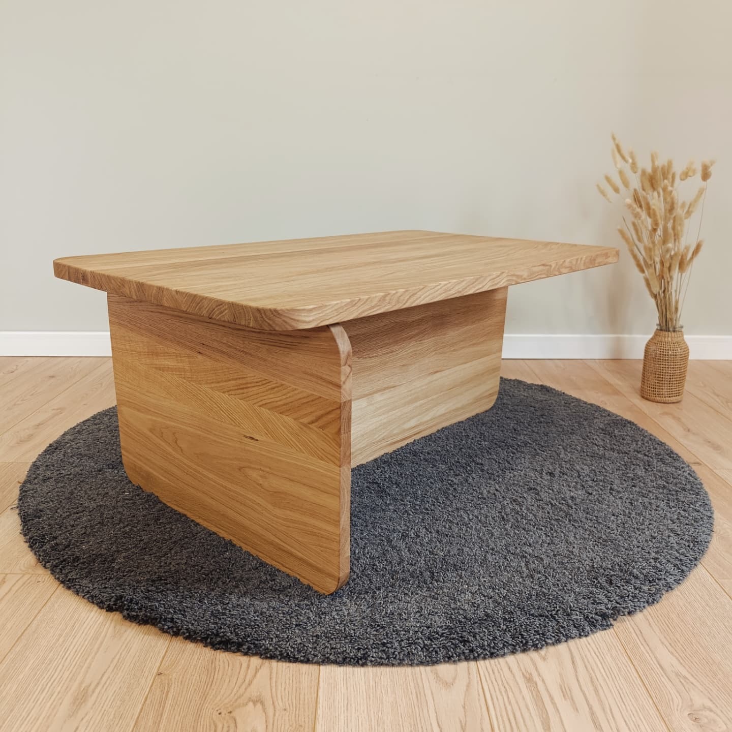 Nowoczesny stolik kawowy.