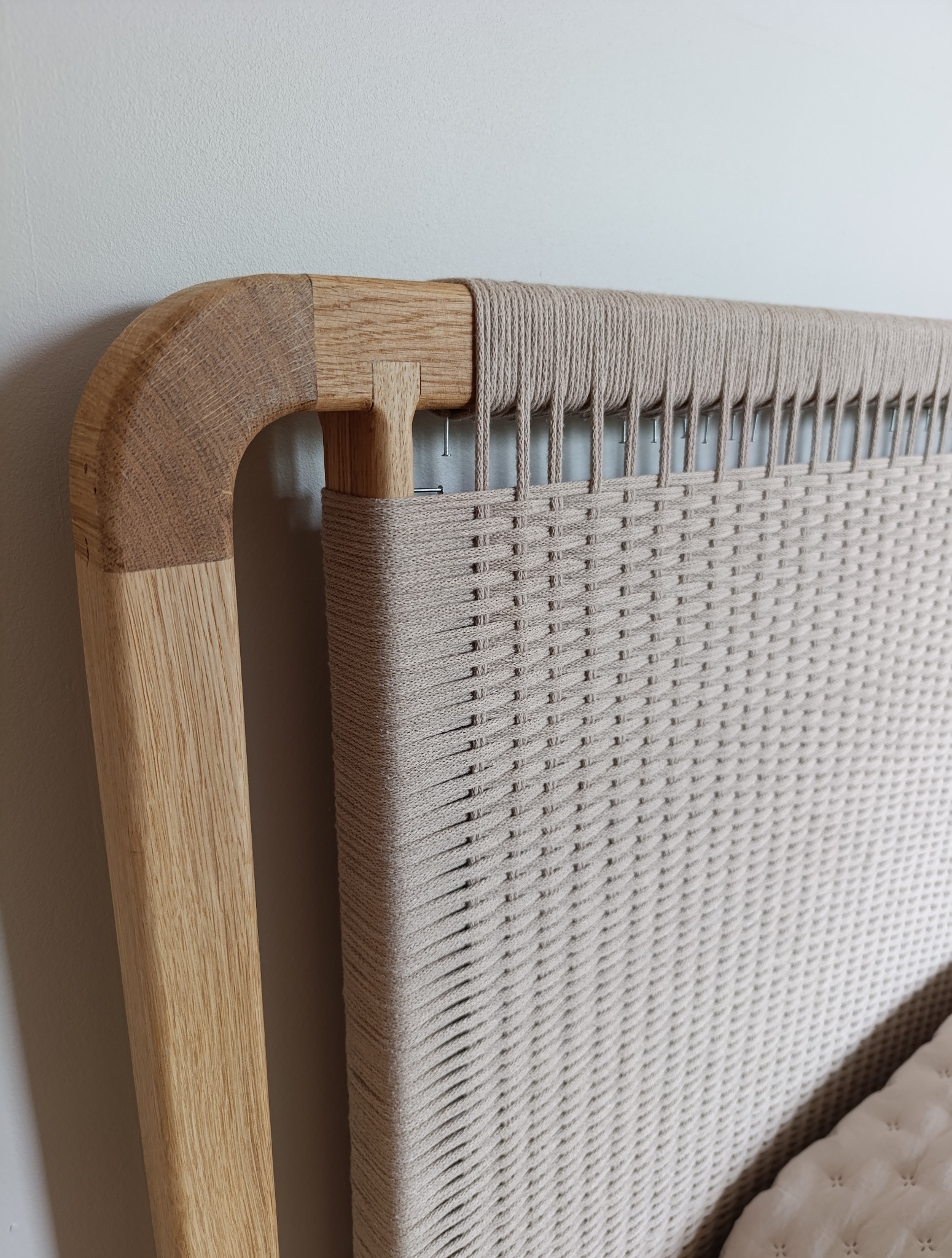 Ręcznie tkane wezgłowie. Plecionka duńska.