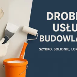 Gładź szpachlowa nakładana na ścianę, obok wałek malarski i wiadro farby. Reklama usług budowlanych z hasłem: szybko, solidnie, lokalnie.