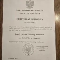 Certyfikat Księgowy nr 18252/2007 Ministra Finansów Rzeczypospolitej Polskiej, potwierdzający uprawnienia do usługowego prowadzenia ksiąg rachunkowych.
