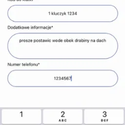 Ekran smartfona z formularzem danych dostawy: kod dostępu, kod do klatki, prośba o postawienie wody obok drabiny na dachu i numer telefonu z klawiaturą numeryczną.