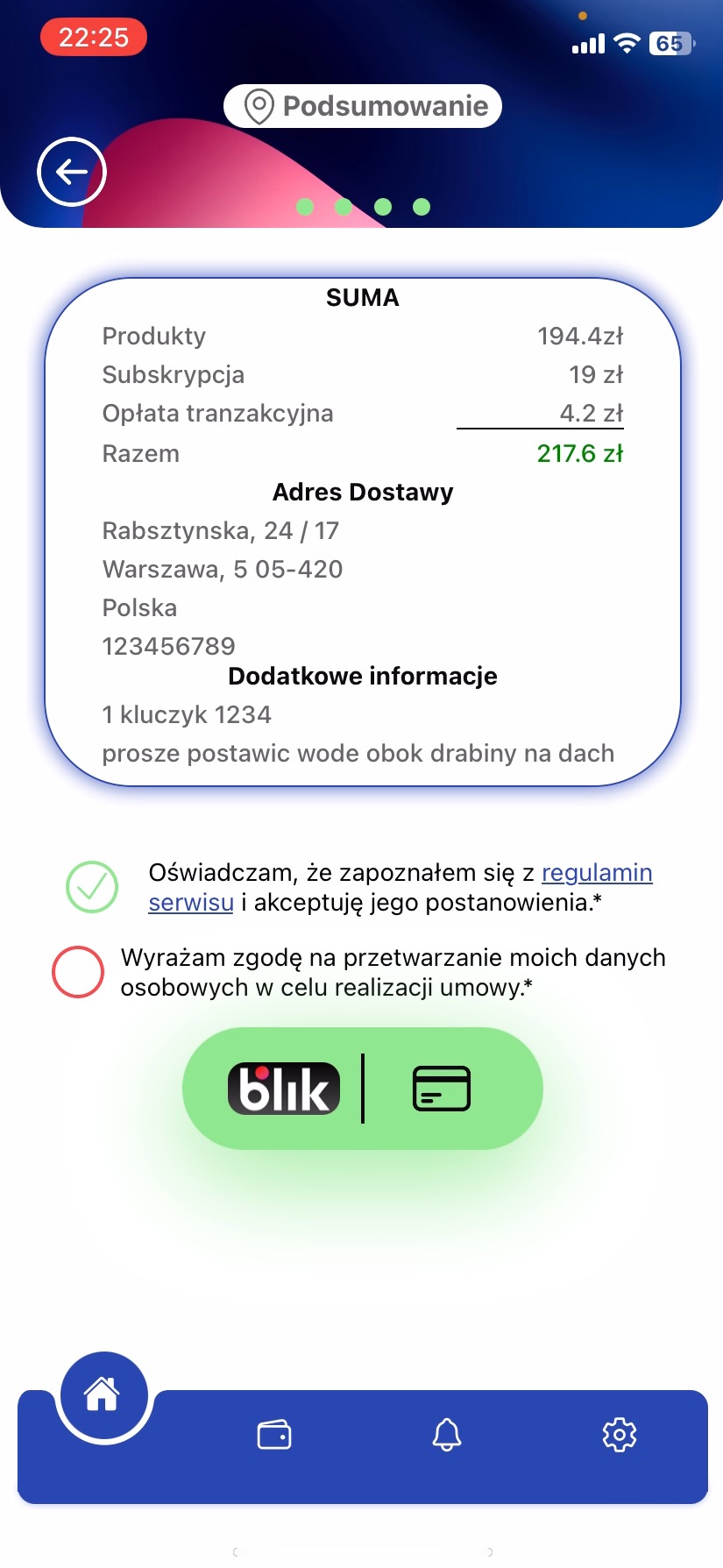 Ekran podsumowania zamówienia w aplikacji mobilnej: produkty, subskrypcja, opłata transakcyjna, adres dostawy i dodatkowe informacje. Metody płatności: Blik i karta.