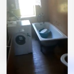 Tak wyglądała łazienka przed realizacją. 