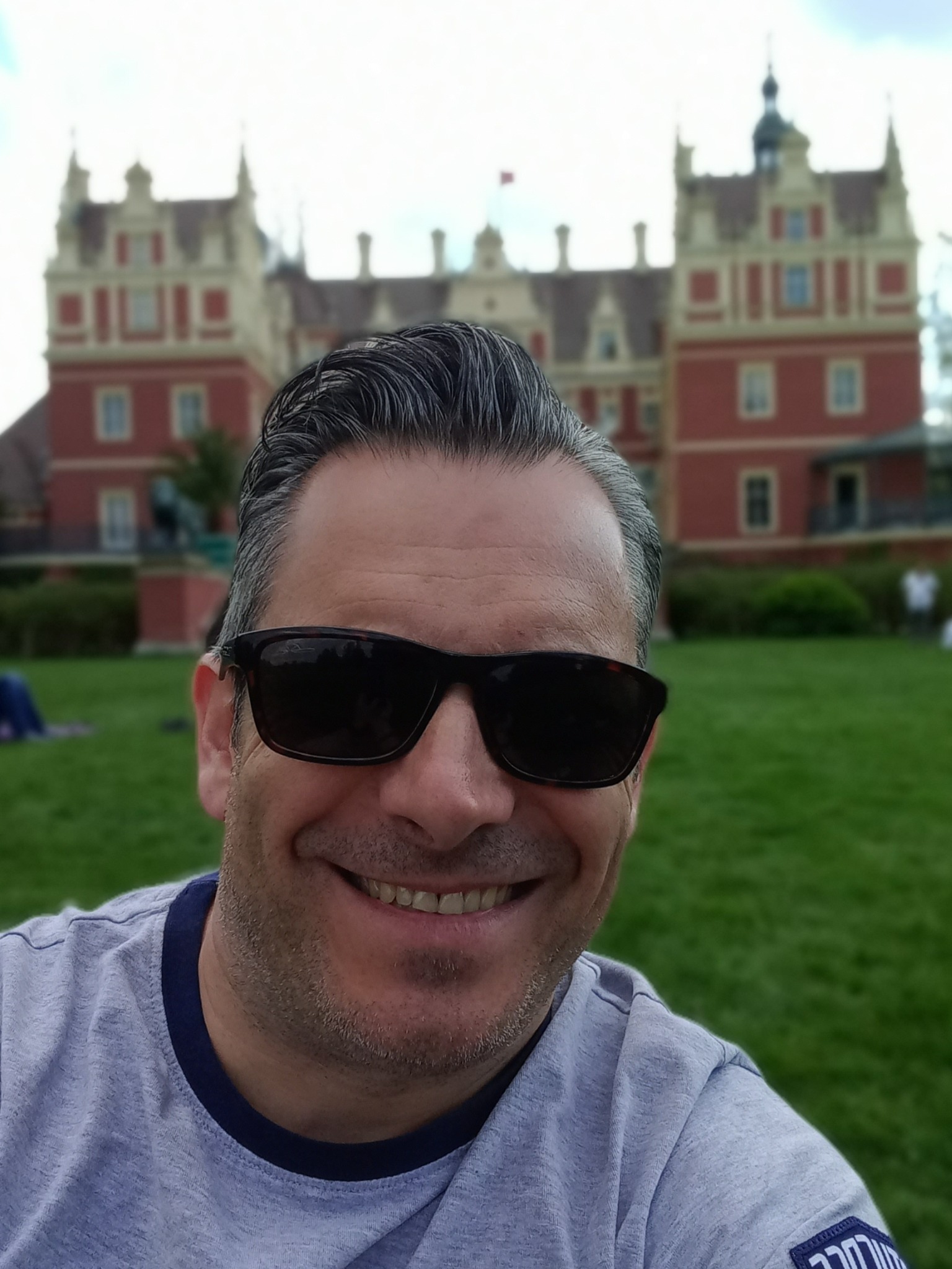 Uwielbiam pałace i zamki, kamienice, ale też nowoczesne projekty.