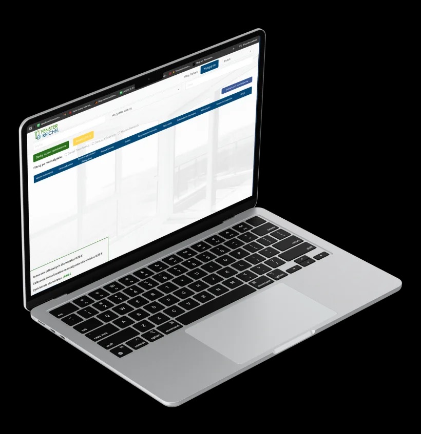 Laptop z otwartą stroną internetową firmy Fenster Reichel, wyświetlający panel do zarządzania zamówieniami. Widok z góry, na czarnym tle.