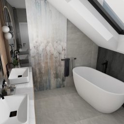 Rokosz Design - Nowoczesna łazienka na poddaszu z wolnostojącą wanną, podwójną umywalką i dekoracyjną tapetą w odcieniach szarości i błękitu. Okno dachowe wpuszcza naturalne światło.