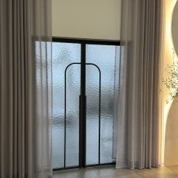 Rozwierane drzwi w stalowej ramie, szkło ornamentowe