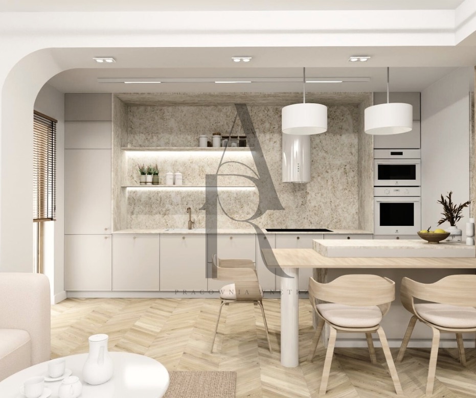 Jasna kuchnia z drewnianą podłogą w jodełkę. Białe szafki, kamienny backsplash i drewniany stół z krzesłami. Nowoczesne oświetlenie i minimalistyczny design.