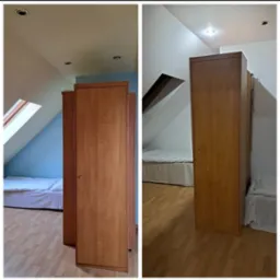 Por&oacute;wnanie pokoju na poddaszu przed i po remoncie: nowa podłoga, odświeżone ściany, zamontowana szafa. Widoczne skosy i okno dachowe.