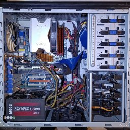 Kamil - Składanie i konfiguracja zestawu komputerowego.