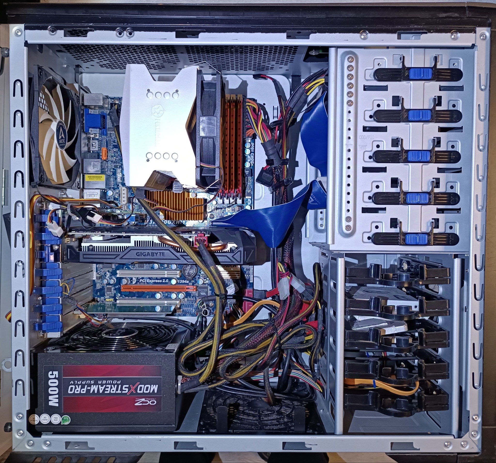 Składanie i konfiguracja zestawu komputerowego.