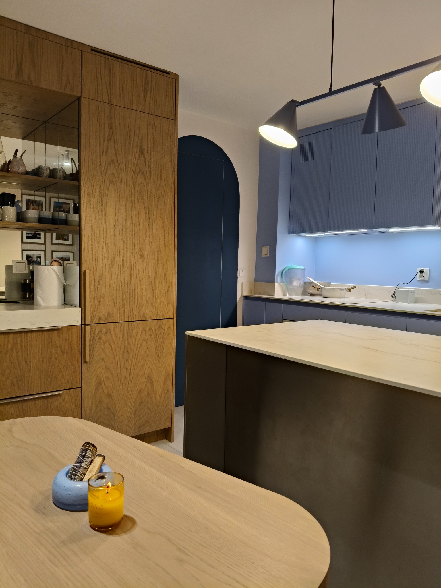 Efekty finalne - łuk na drzwiach, wyburzenia ściany, montaż mebli, gładź, malowanie.