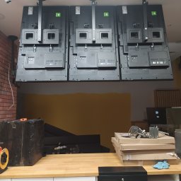 Pe-Jot Piotr Jurkowski - Montaż systemu TV do wyświetlania menu w restauracji.