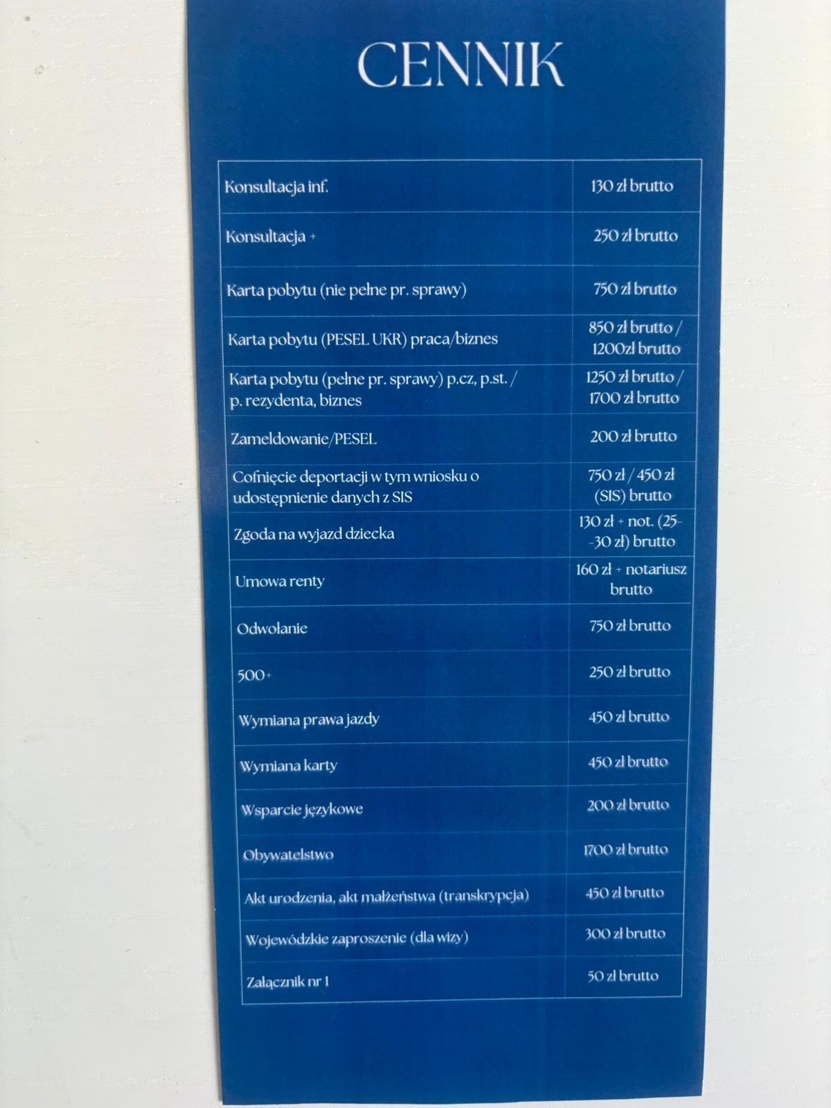 Cennik usług prawnych i administracyjnych, w tym konsultacje, karty pobytu, zameldowanie, wsparcie językowe i inne, z wyszczególnionymi cenami brutto.