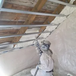 Ocieplenie pianą w gotowy stelaż