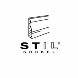 Czarno-biała grafika listwy przypodłogowej marki STIL, z widocznym przekrojem profilu i nazwą marki. Minimalistyczny design.