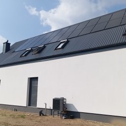 Kompleksowa realizacja instalacji w budynku. Fotowoltaika z magazynem energii, pompa ciepła Panasonic, wentylacja mechaniczna i odzyskiem ciepła i klimatyzacja.