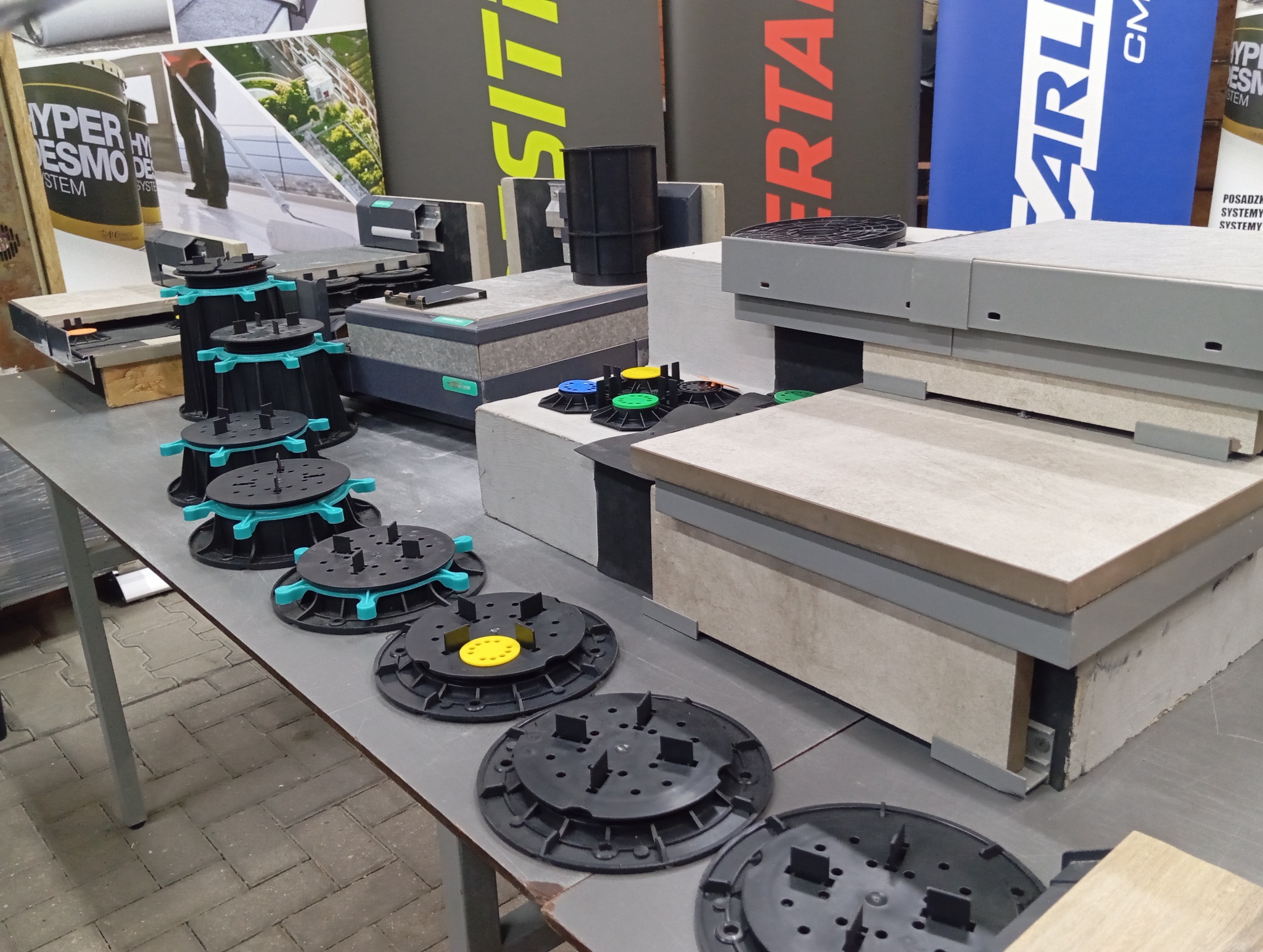 Systemy Renoplast do budowy tarasów wentylowanych.