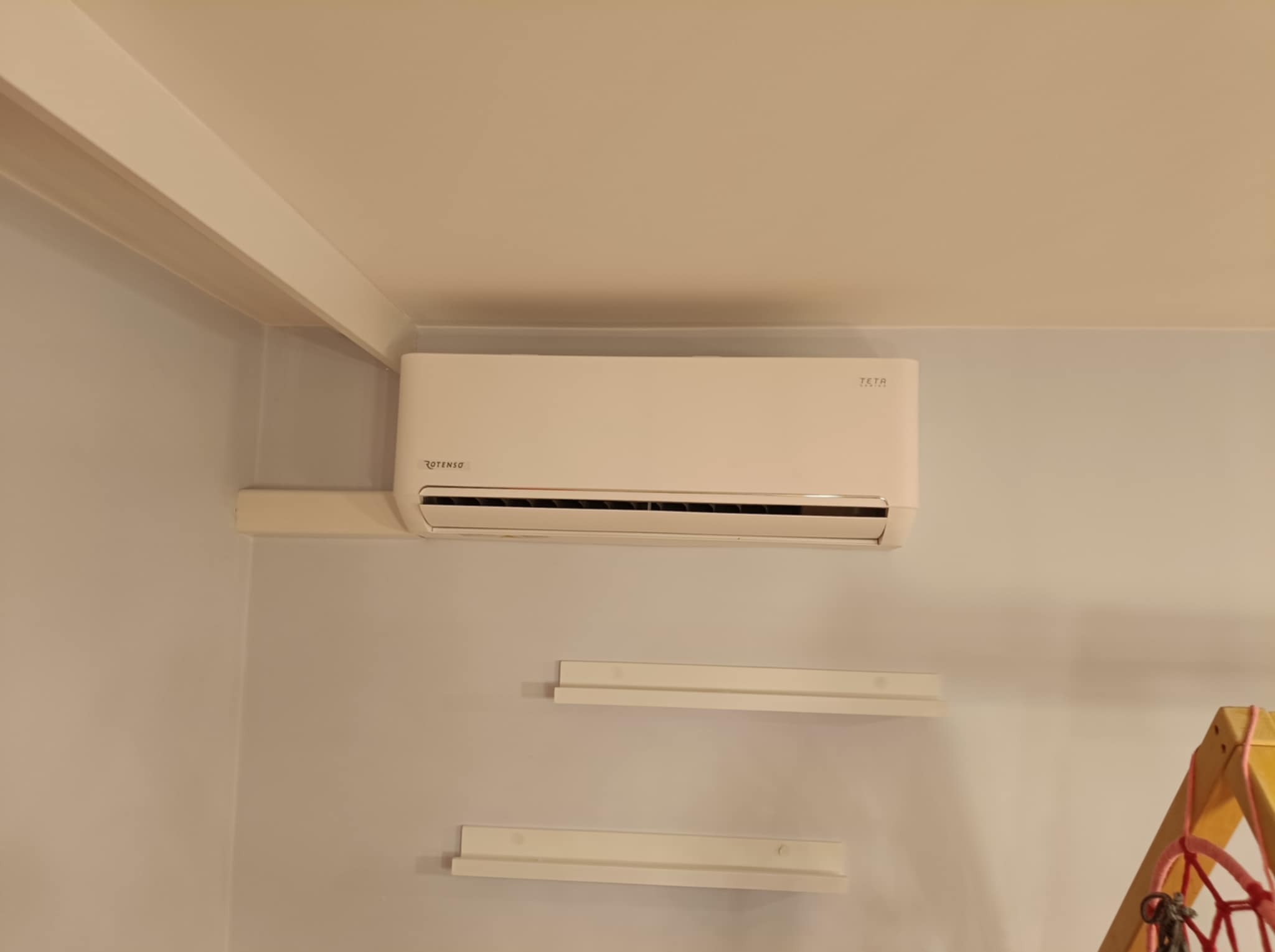 Montaż klimatyzacji Teta firmy Rotenso.