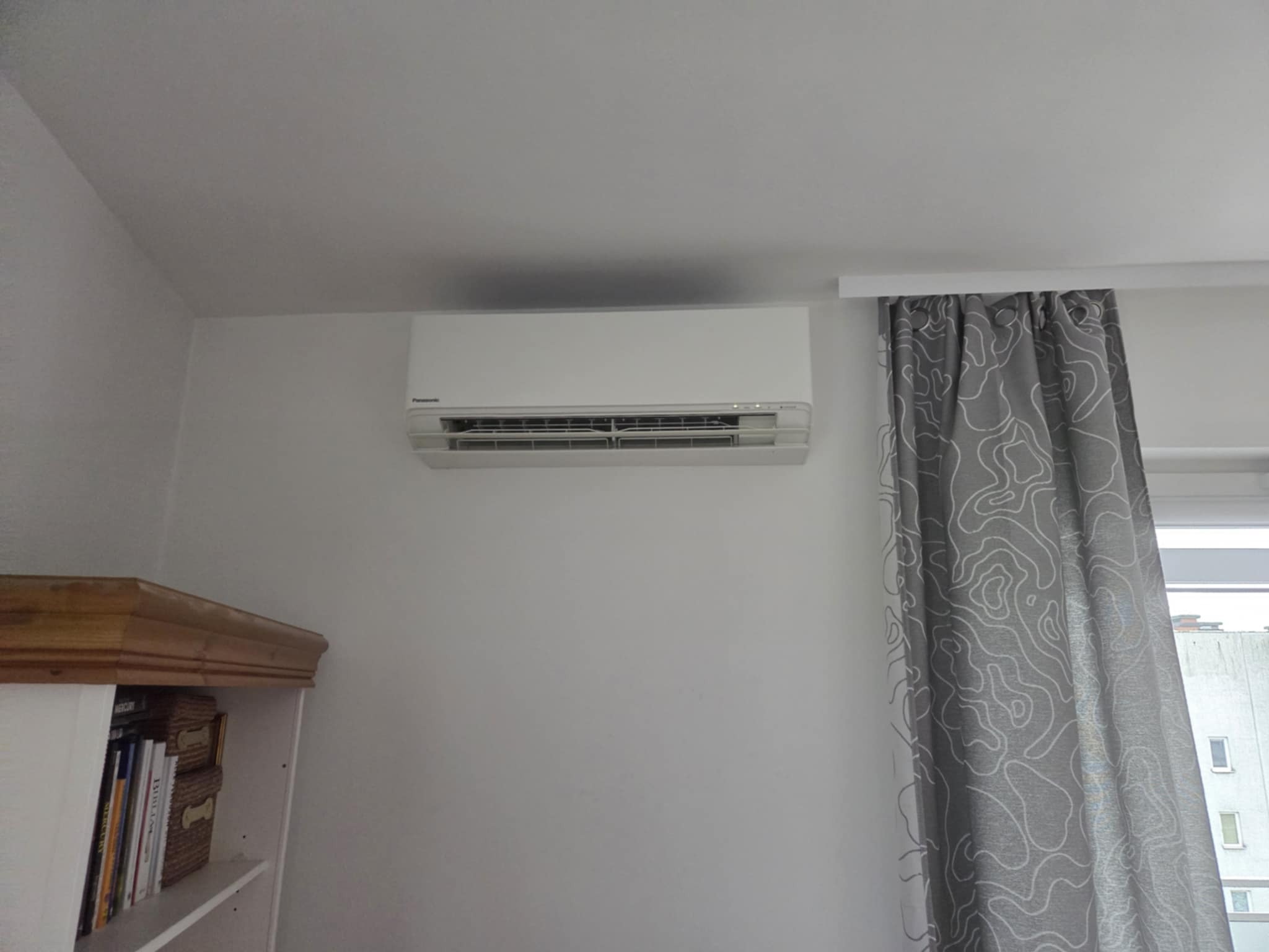 Montaż klimatyzacji Etherea firmy Panasonic z unikatową funkcją oczyszczania powietrza nanoe-x