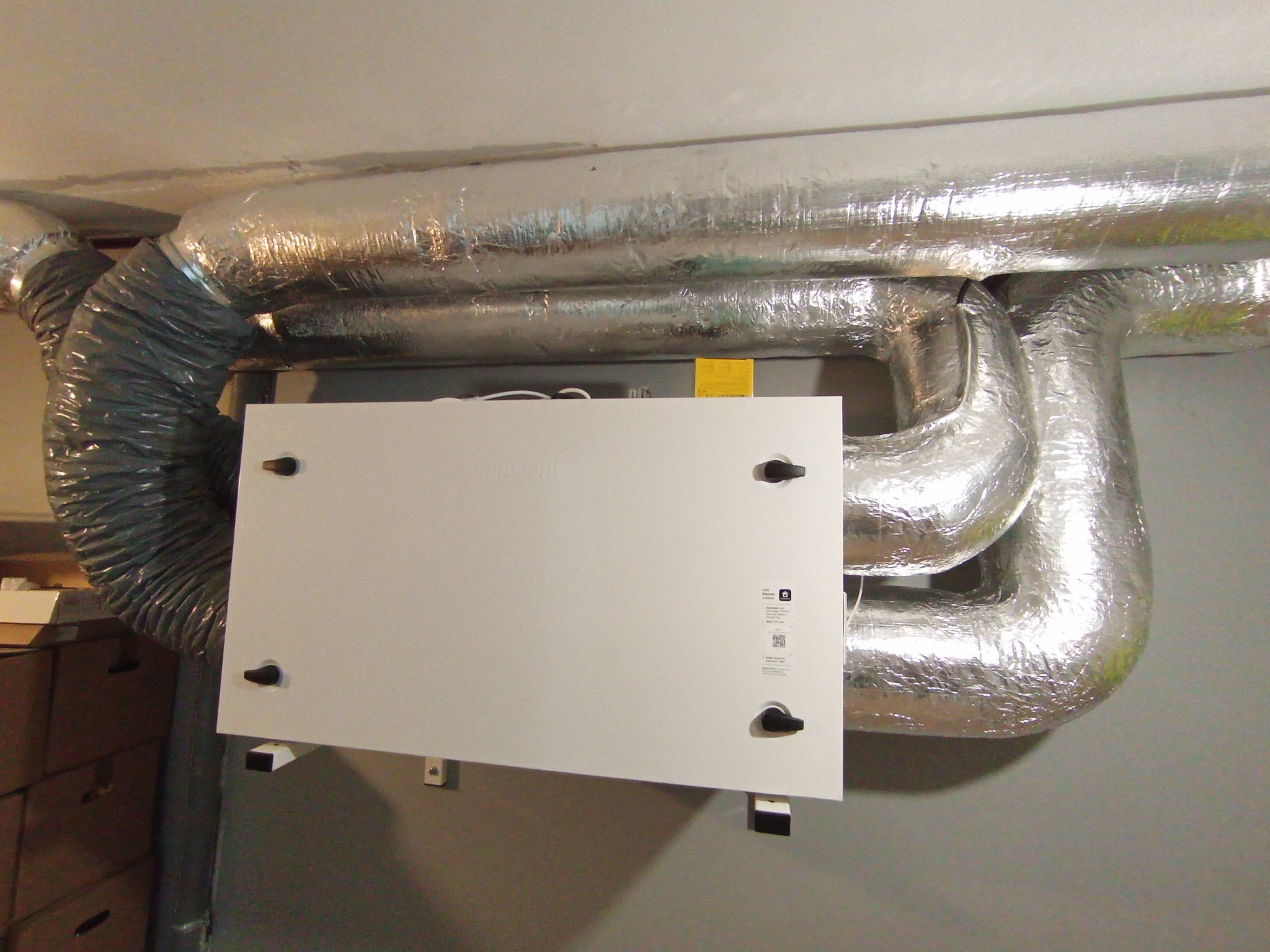 Rekuperator Domekt R z wymiannikiem obrotowym sorpcyjnym firmy Komfovent.