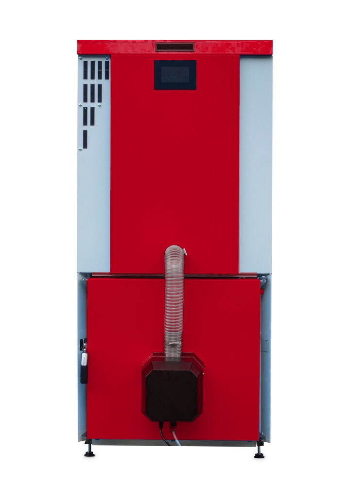 Nowoczesny piec na paliwo stałe w kolorze czerwonym i szarym, z widocznym podajnikiem i sterownikiem, na białym tle. Minimalistyczny design.