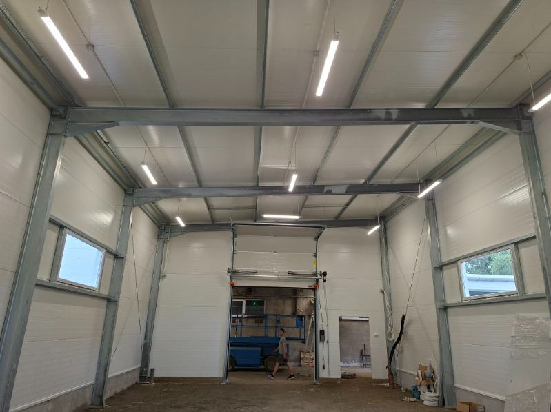 Wykonanie instalacji oświetlenia jak i montaż lamp