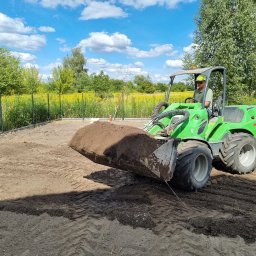 Zielony Styl - Rozkładanie ziemi ogrodowej