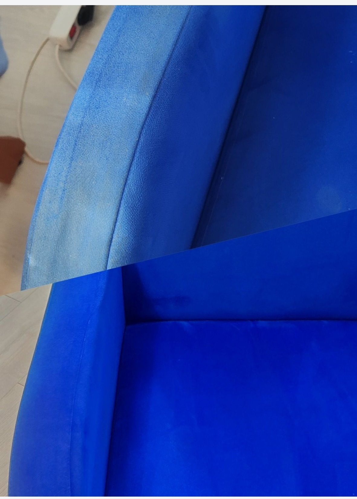 Narożnik w odcieniach niebieskiego, prezentujący efekt prania tapicerki: widoczna różnica między czystą a zabrudzoną powierzchnią. Ujęcie z bliska, ukazujące detale tkaniny.